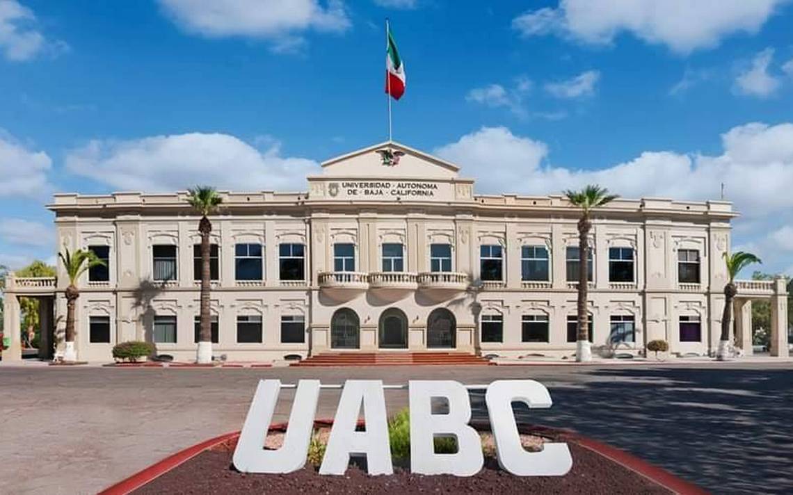 Universidad Autónoma de Baja California para estudiar medicina