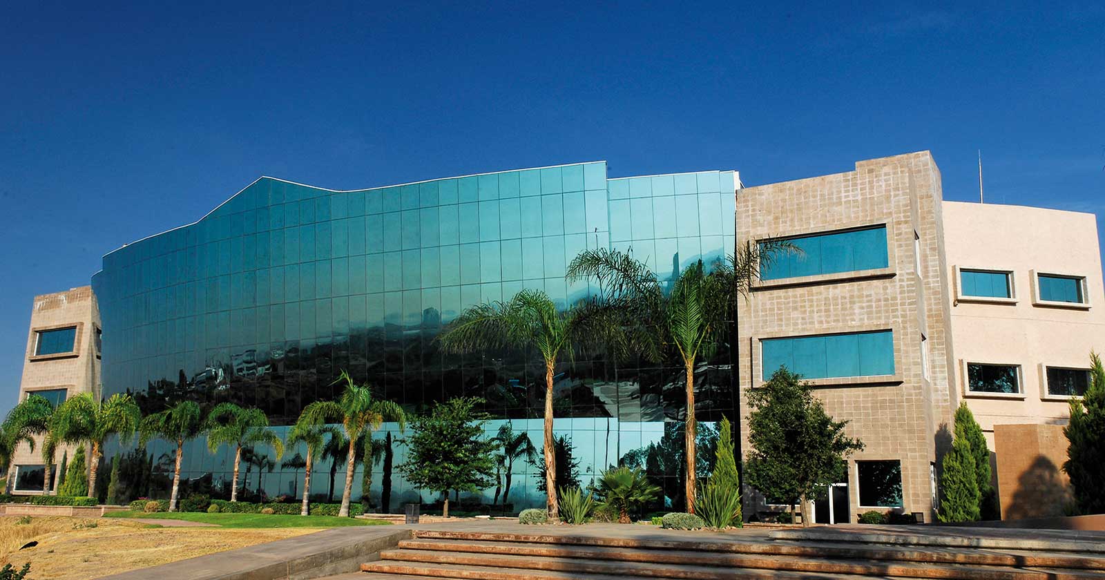 instituto tecnológico y de estudios superiores de monterrey campus aguascalientes - mejores universidades privadas en Aguascalientes